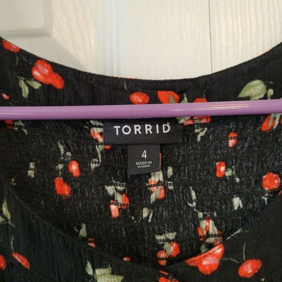 Torrid Babydoll Rayon Crepe Smocked Cherry Print Black Sleeveless Top Size 4X - Picture 5 of 8